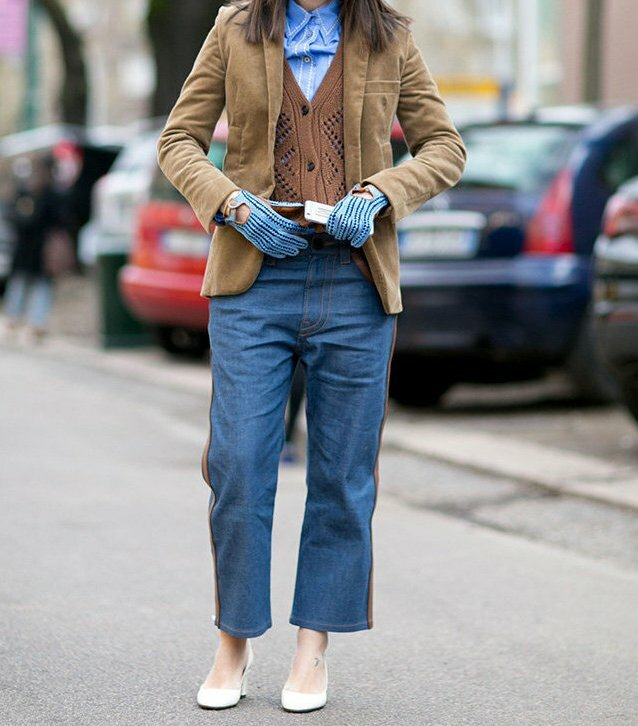 С чем женщине 50+ носить джинсы, чтобы не выглядеть скучно и банально. Примеры шикарных образов